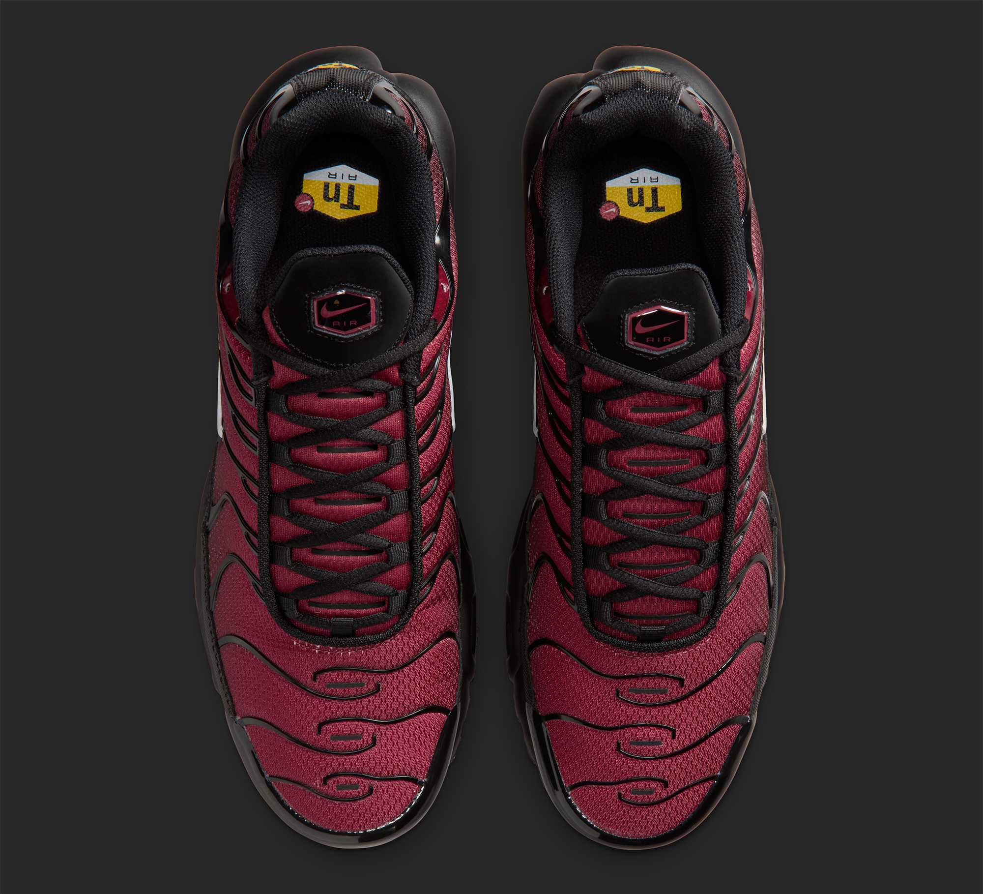 Nike Air Max Plus "True Red/Black" (SKU: DM0032-601). Photo via Nike.