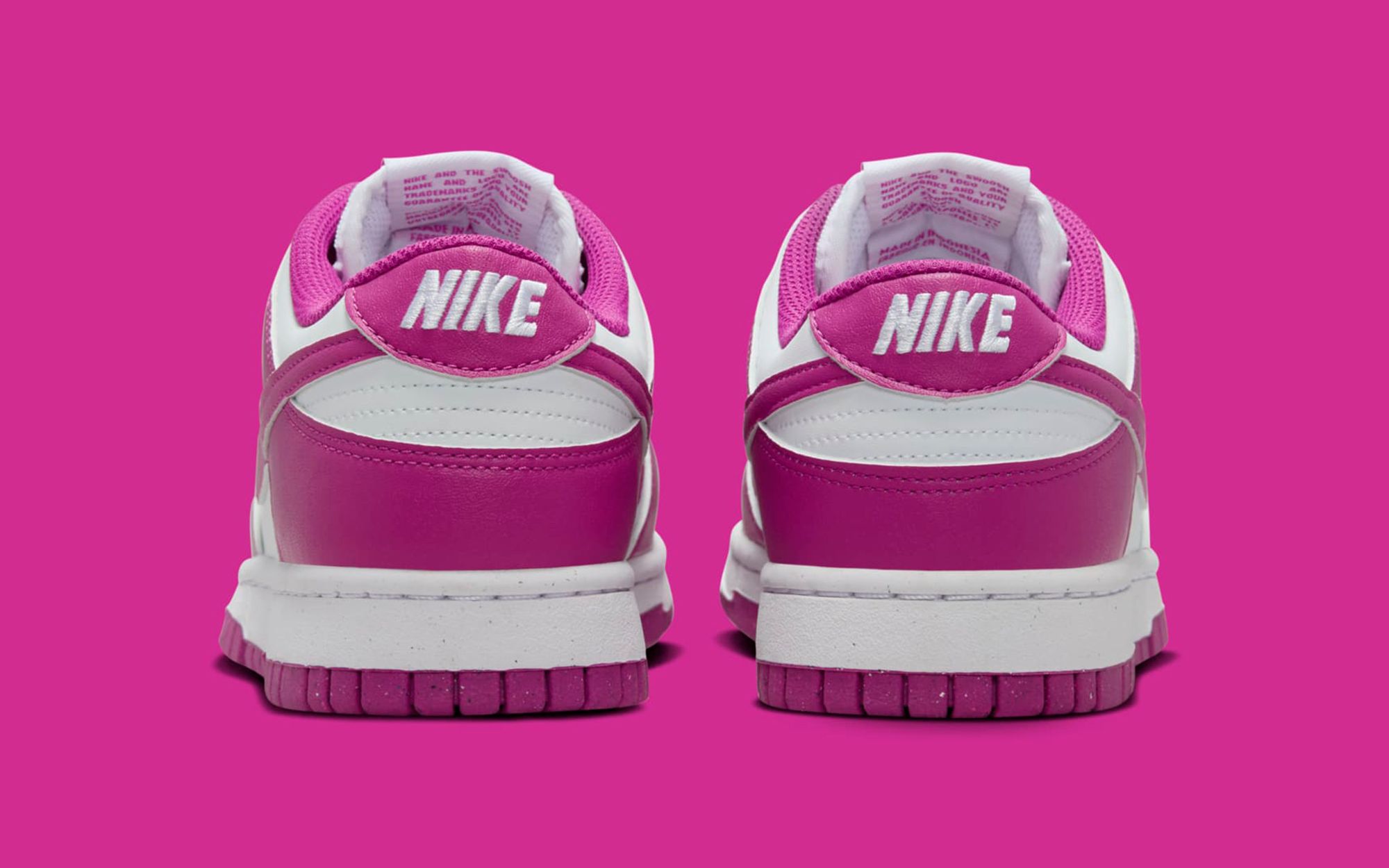 国内配送 NIKE W DUNK LOW NEXT NATURE WHITE/HOT FUCHSIA WOMENS NIKE DUNK LOW NEXT NATURE (WHITE/HOT FUCHSIA)