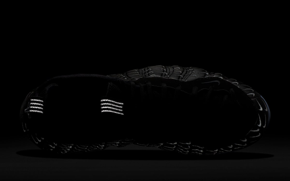 nike foamposite one mini swoosh