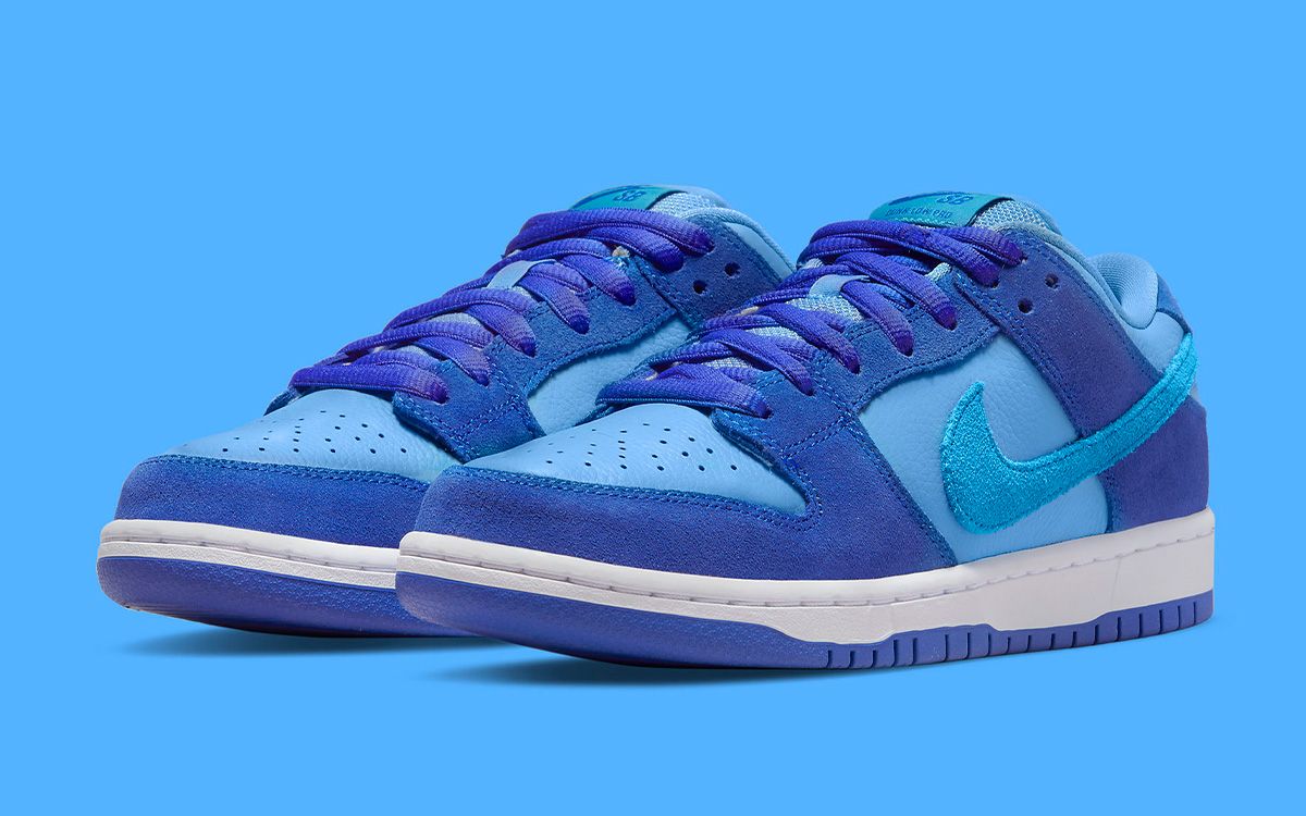 Official Images // Nike SB Dunk Low “Blue Raspberry” | House of Heat°