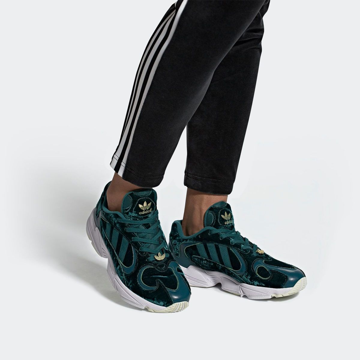 Adidas yung 1 sortie hotsell