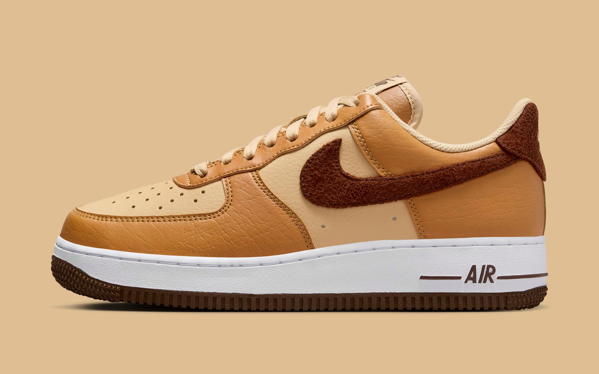 靴 Nike Air Force 1 Low \"Cacao Wow\" Nike Women's Air Force 1 Low Cacao Wow – Puffer Reds