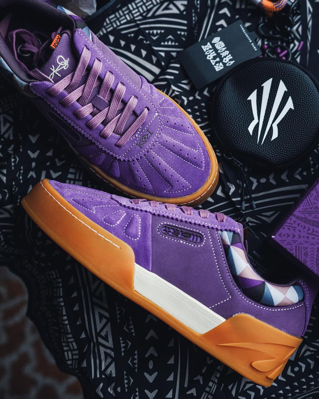 Kyrie Irving's Anta Hélà 