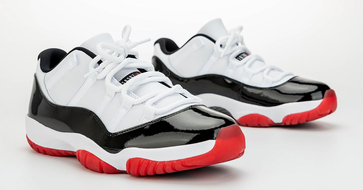 jordan 11 low bulls