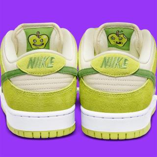Official Images // Nike SB Dunk Low “Green Apple”