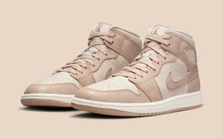 The Nike air jordan 1 retro черно серые Mid Surfaces With Distressed Suede