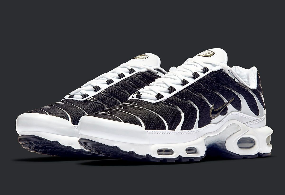 Аир макс плюс белые. Nike Air Max TN Plus White. Nike Air Max TN Plus Black White. Nike Air Max TN Plus Black. Nike Air Max Plus TN Ultra Black.