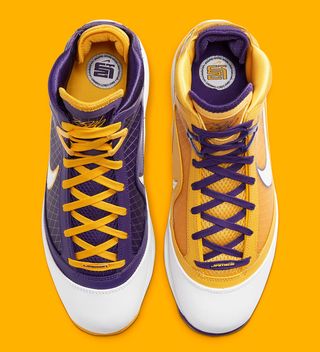 nike lebron 7 media day lakers mismatch cw2300 500 release date info 4