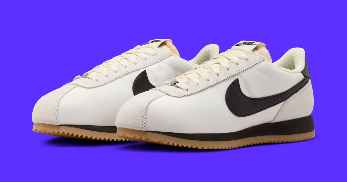 国内配送 NIKE CORTEZ TXT LT LEMON TWIST/BLACK-COCONUT MILK The Womens Nike Cortez Appears With A Gum Sole | House of Heat°