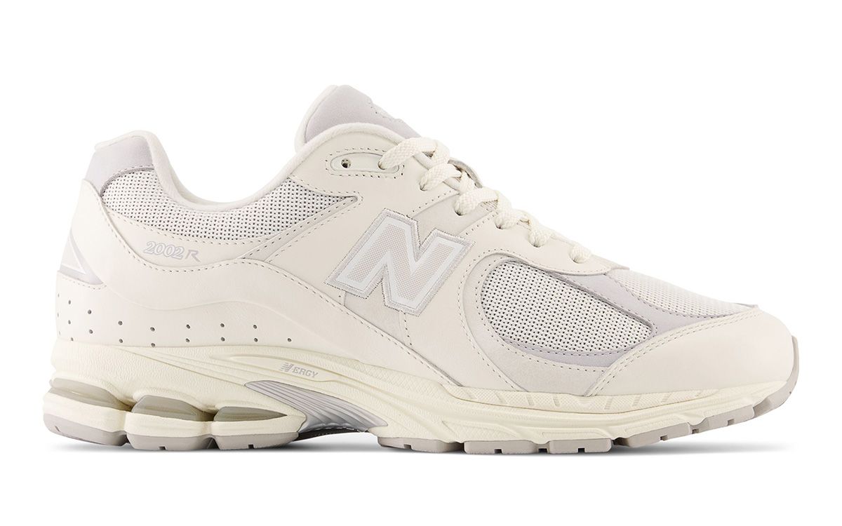 スニーカー New Balance 2002R White Pack M2002RSW New Balance 2002R WHITE PACK White Fur M2002RSW Men's Size