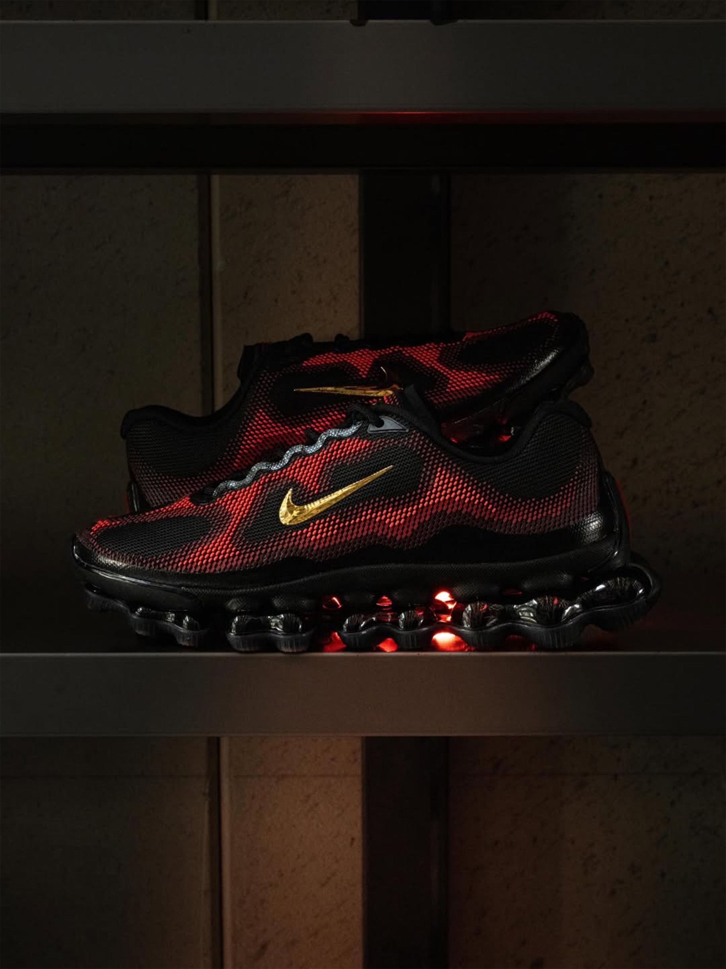 Nike Air Liquid Max “Team Red” Heats Up This Summer | House of Heat°