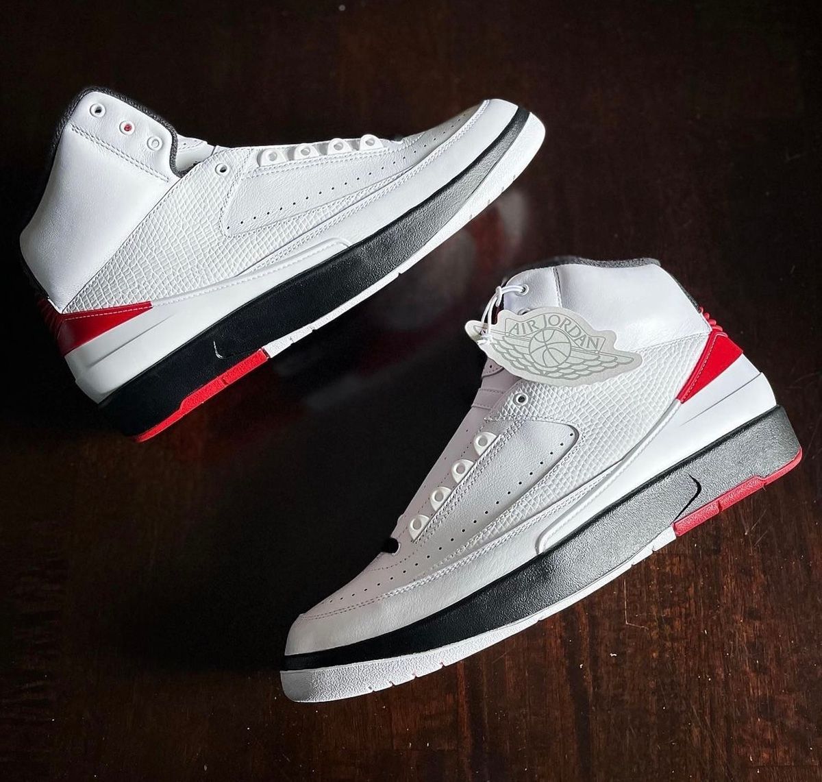 Official Images // Air Jordan 2 “Chicago” OG (2022) | House of Heat°