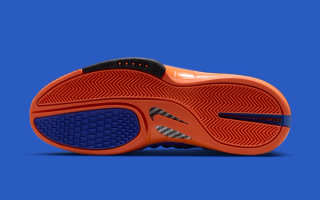 Penny Hardaway's Nike Air Zoom Huarache 2K4 "Knicks" P.E. (SKU: IV0345-001). Photo via Nike.