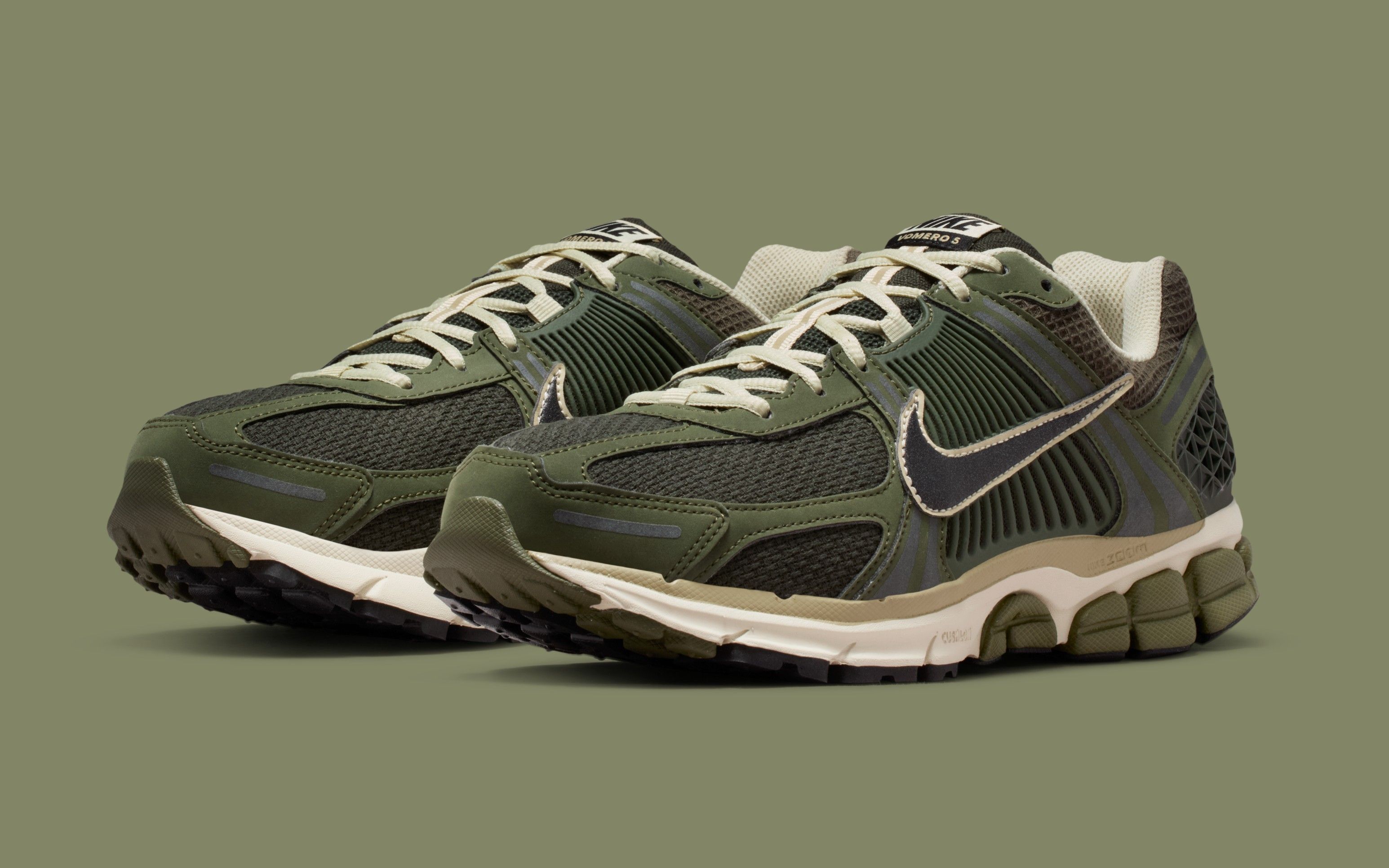 Nike Vomero 5  display picture 1