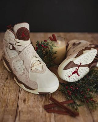 Special-Edition Air Jordan 8 “Eight-Nog” Appears Over Christmas