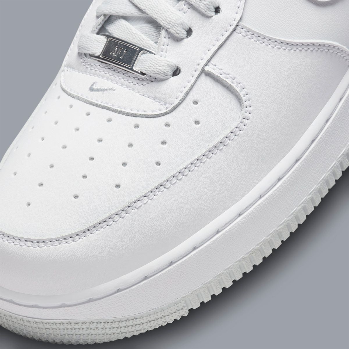 First Looks // Nike Air Force 1 Low “Pure Platinum” | House of Heat°