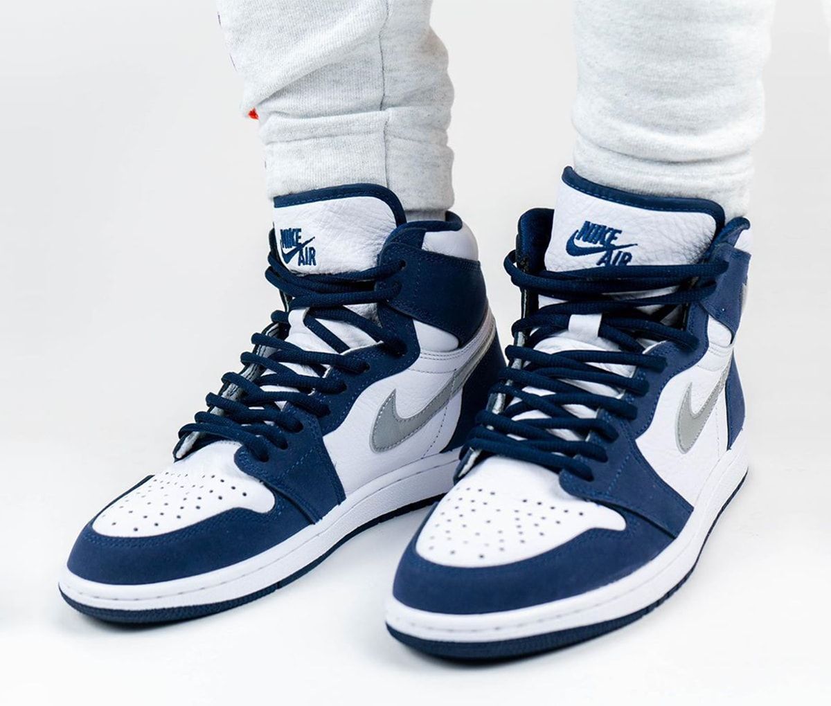 Air jordan 1 retro high clearance midnight navy university blue white