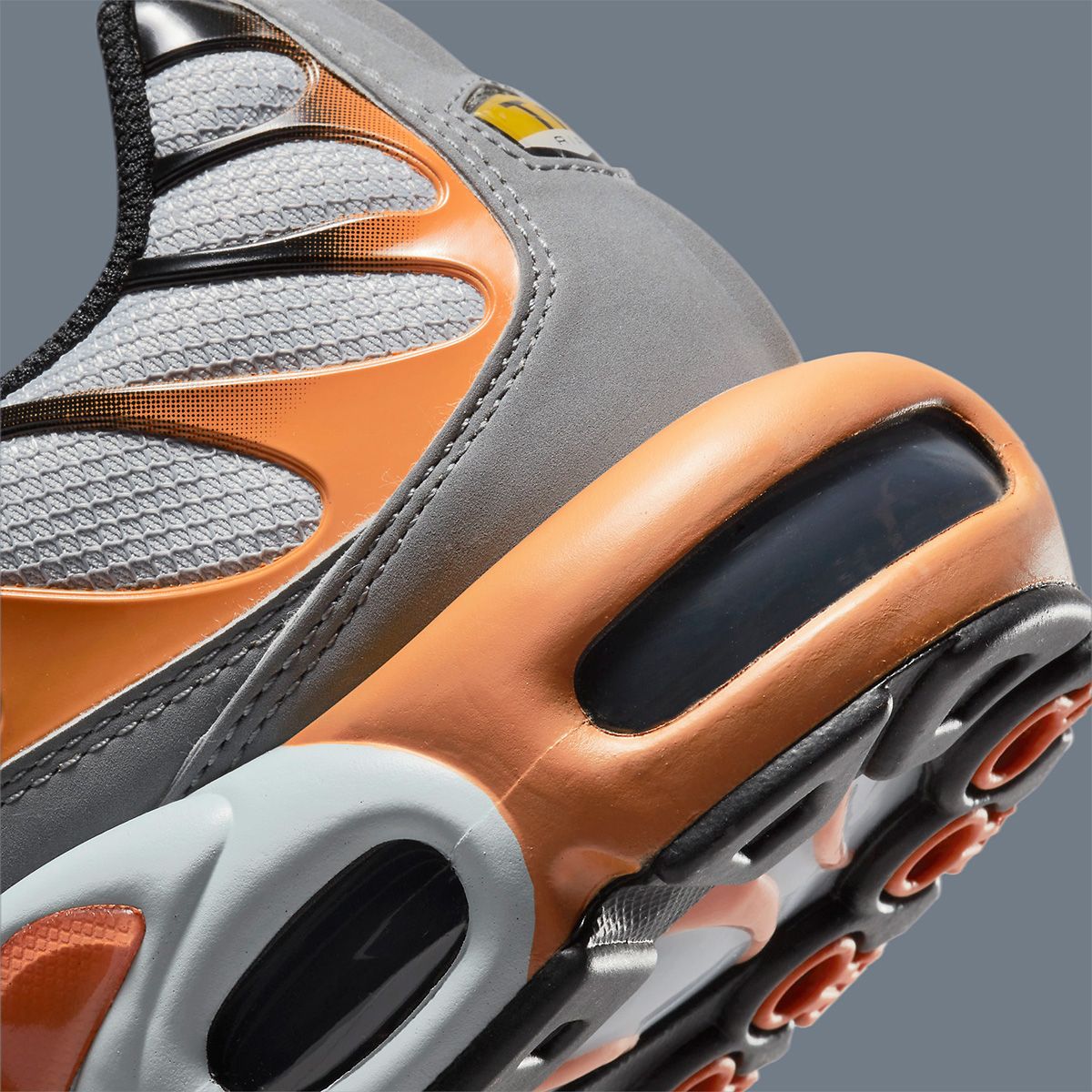 Air max plus grey on sale orange