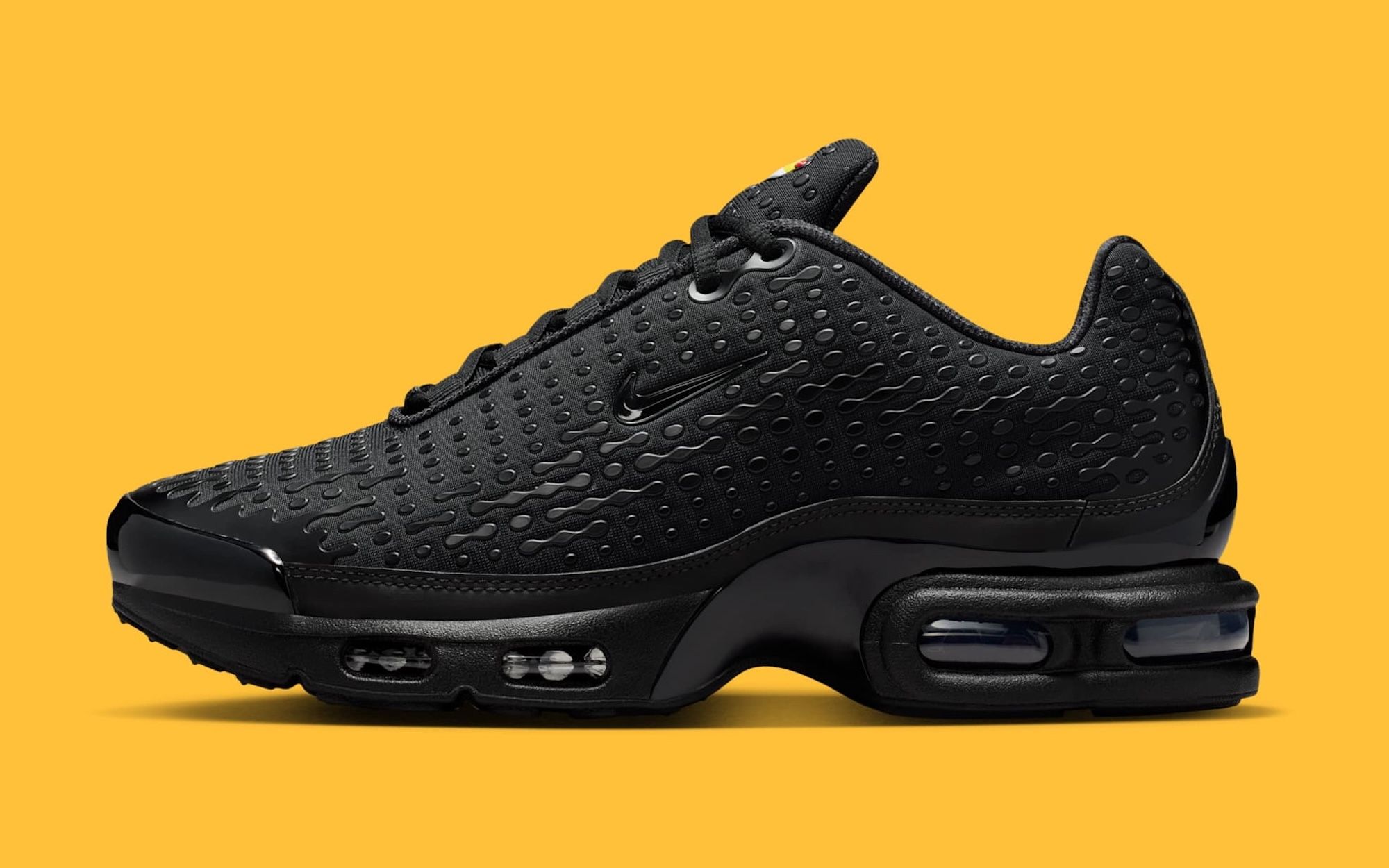 The Nike Air Max Plus Drift Appears in Phantom, Fire Red