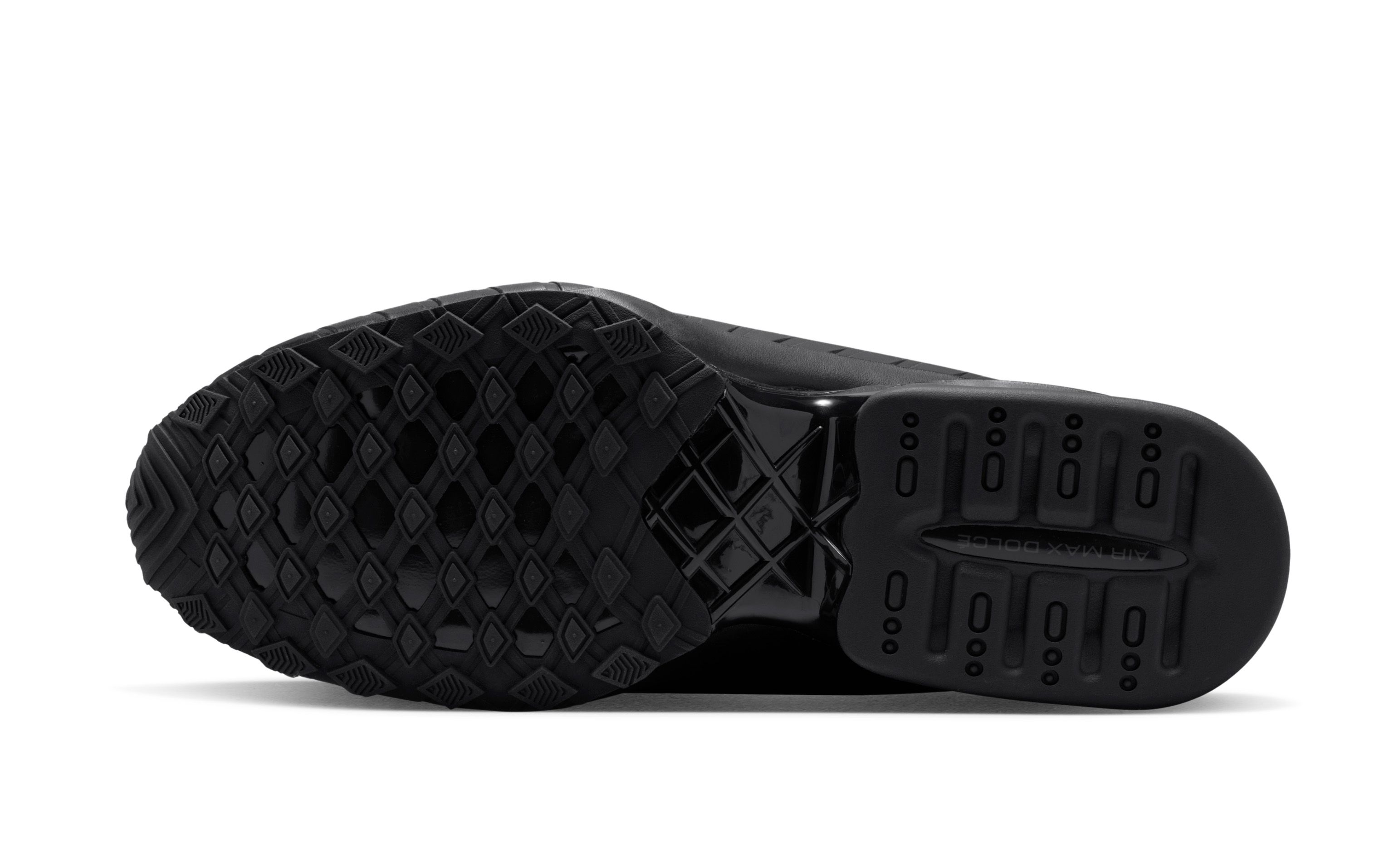 COMME des GARÇONS Revives the Dressy Nike Air Max Dolce from 2002 