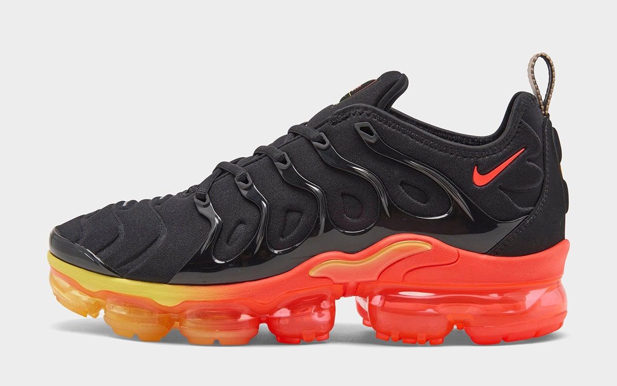 Vapormax black orange on sale yellow