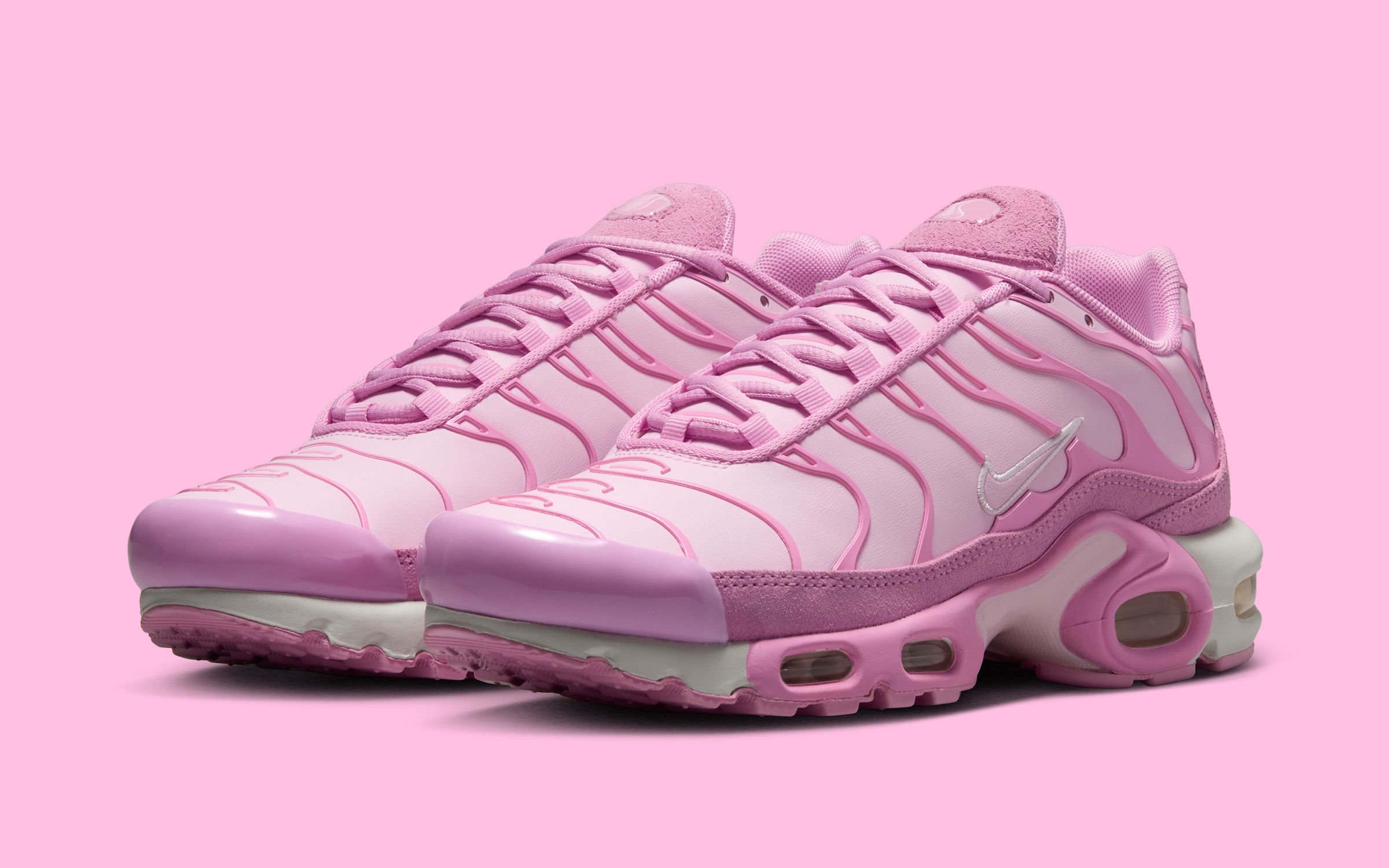 The Nike Air Max Plus Suede “Pink Rise” Releases This Summer