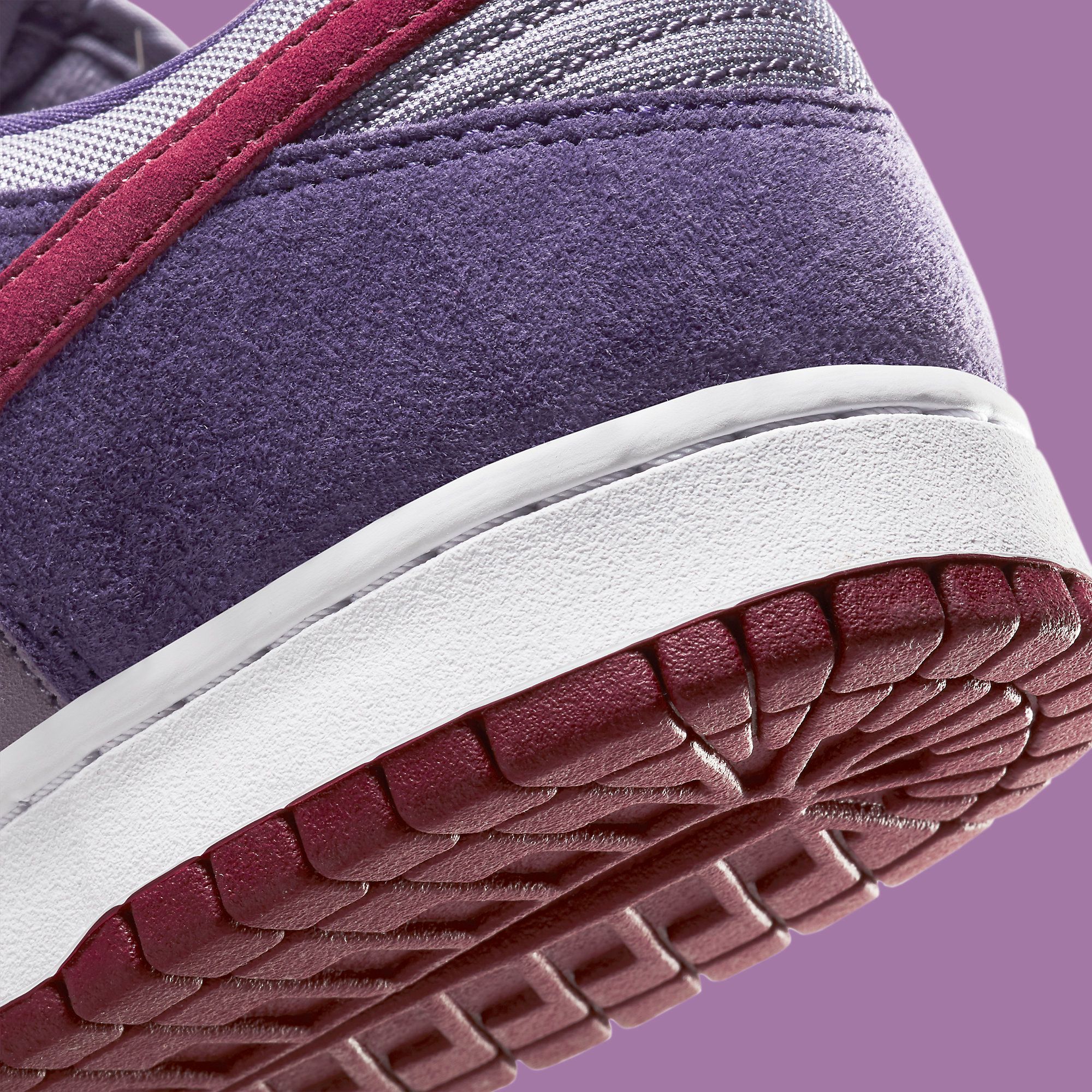 Dunk low hotsell plum 2020 resale