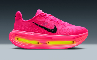 Nike Running's Vomero Premium in a "Hyper Pink" color scheme.