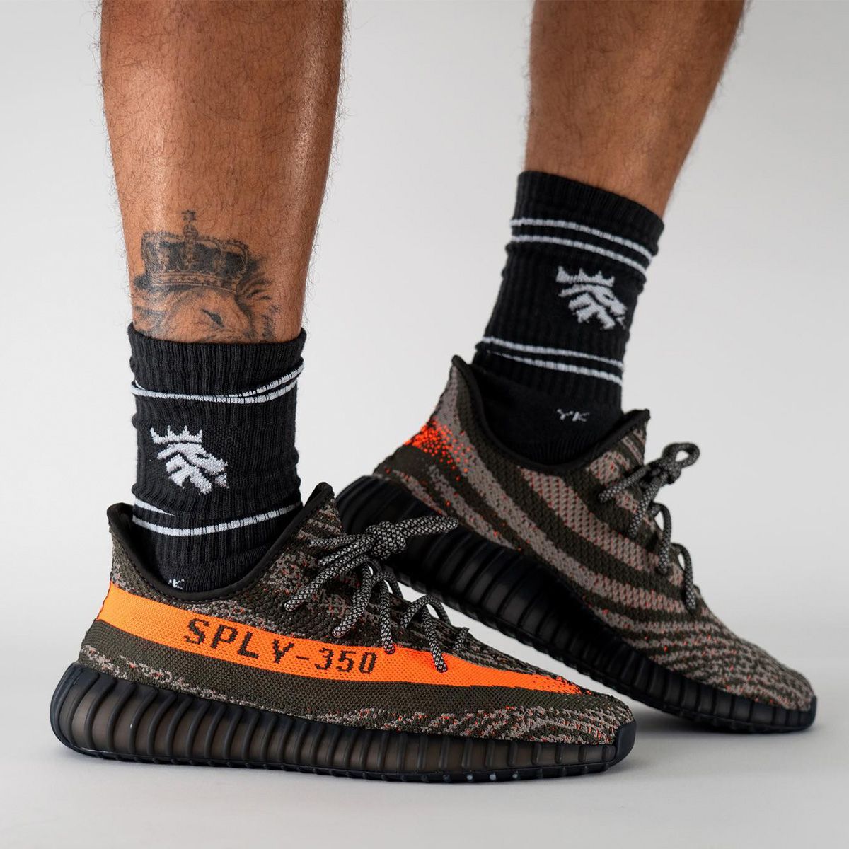 Where to Buy the YEEZY 350 V2 “Carbon Beluga” | House of Heat°