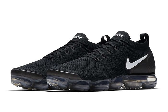 black and white vapormax 2.0