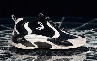 Shaquille O'Neal's Shaq Brand Dunkman 1.0 basketball shoe in black-and-white.