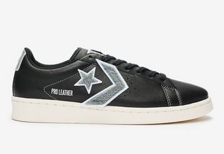 Converse Black One Star premium suede low top sneakers