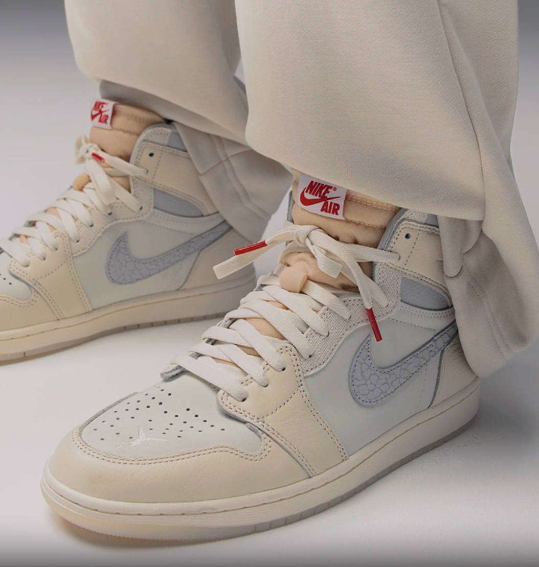 シューズ(男性用) Jordan1 Retro High OG SailUniversityRed Air Jordan 1 High OG “Sail/University Red” Releases Holiday