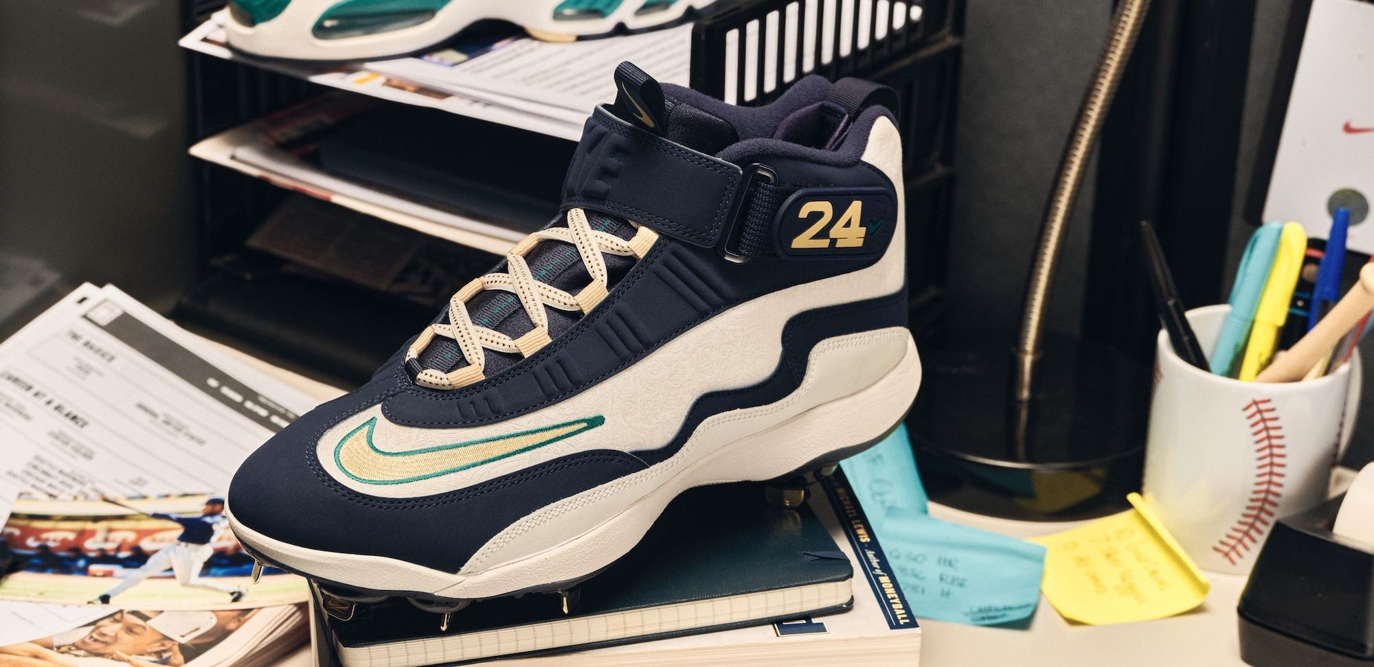Nike Air Griffey Max 1 Baseball Cleat honoring 10th anniversary of Ken Griffey Jr.'s Hall of Fame Induction. Photo via Nike.