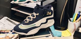 Nike Air Griffey Max 1 Baseball Cleat honoring 10th anniversary of Ken Griffey Jr.'s Hall of Fame Induction. Photo via Nike.