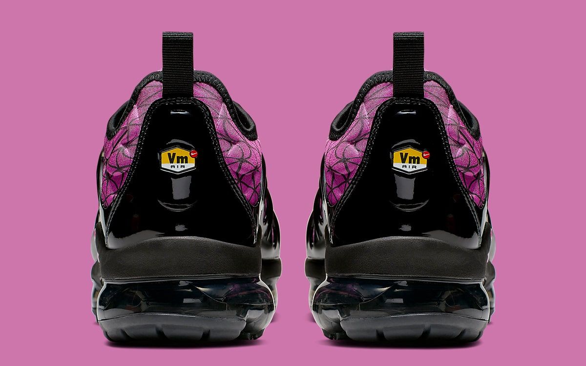 vapormax plus fuchsia