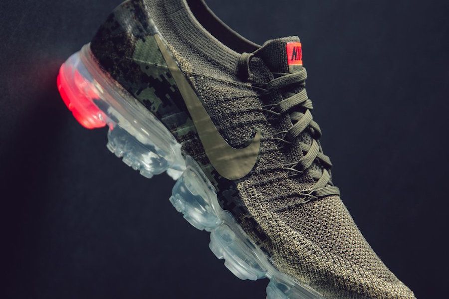 Nike air vapormax flyknit shop neutral olive/cargo khaki/hot punch