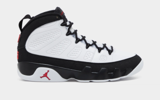 Air Jordan 9 retro in a "White/True Red/Black" color scheme (Space Jam).