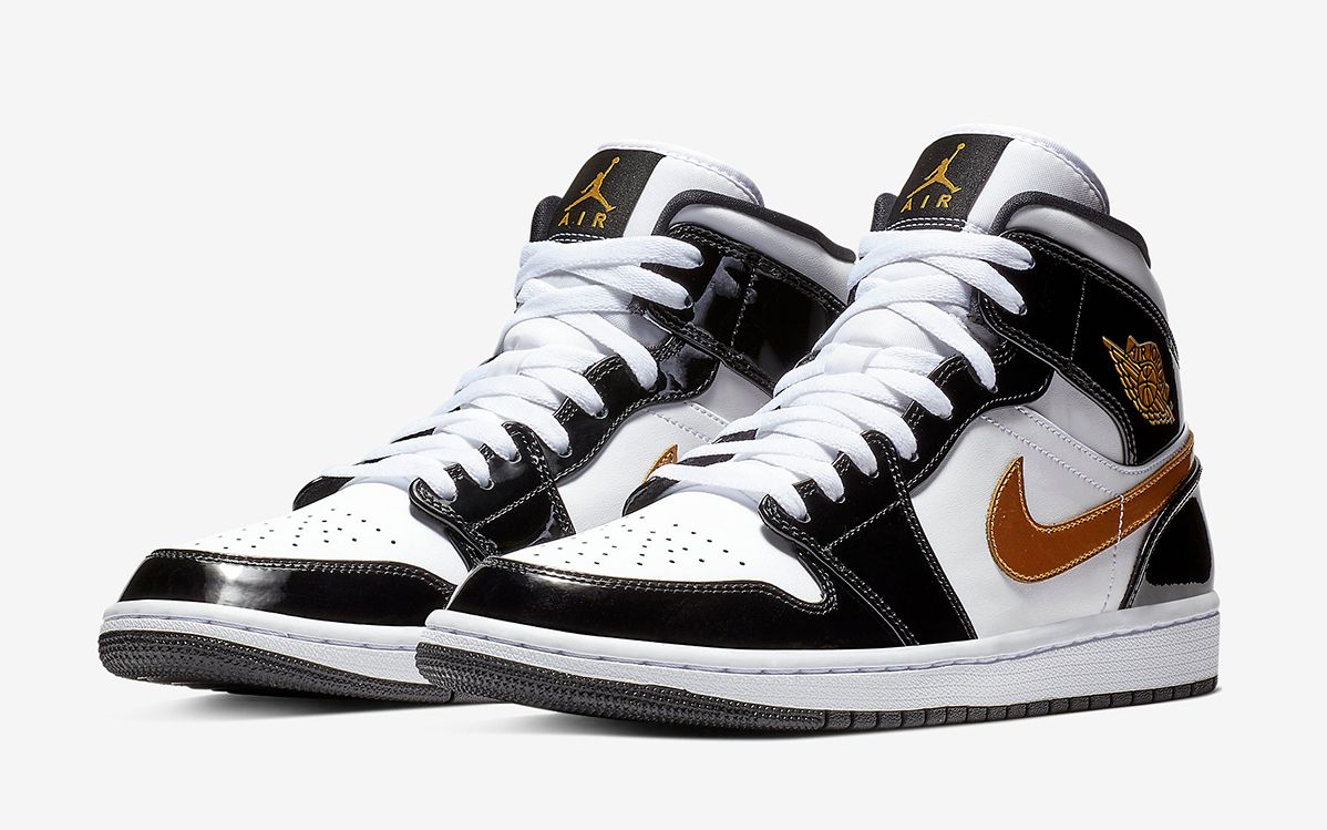 Patent leather black and gold store jordan 1