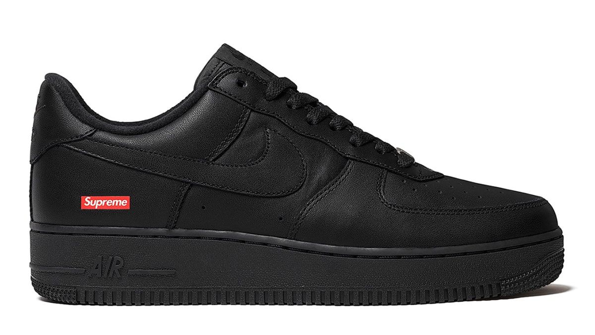 Nike force 1 supreme black. Nike Air Force 1 Low Black. Nike Air Force 1 Low Supreme. Найк АИР Форс 1 черные Суприм. Nike Air Force 1 Low Black White.