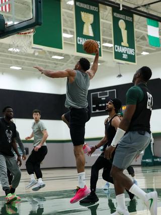 Nike Giannis Freak 8