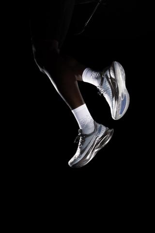 Minted New York x Saucony Saucony Endorphin Pro 5 "Chrome" running collaboration.