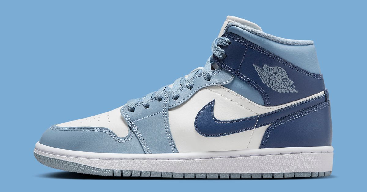 Two-Tone Blue Takes Over This New Air Jordan 1 Mid | House of Heat°