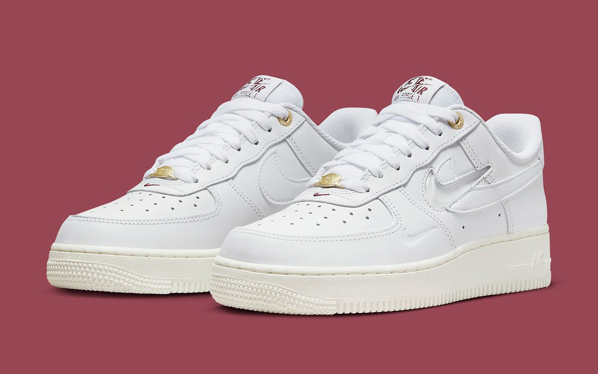 Nike air outlet force 1 history