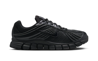 Men's Nike Zoom Skylon 11 in a "Triple Black" color scheme.