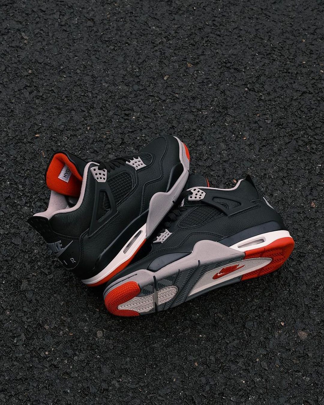 Jordan 4 bred hot sale release date 219