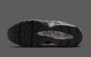 Outsole of Nike's Air Max 95 in a "Black/Bright Crimson/Anthracite/Iron Grey" color scheme.