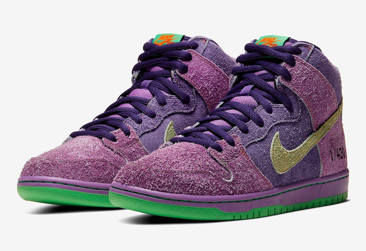 Nike dunk skunk 420 hotsell