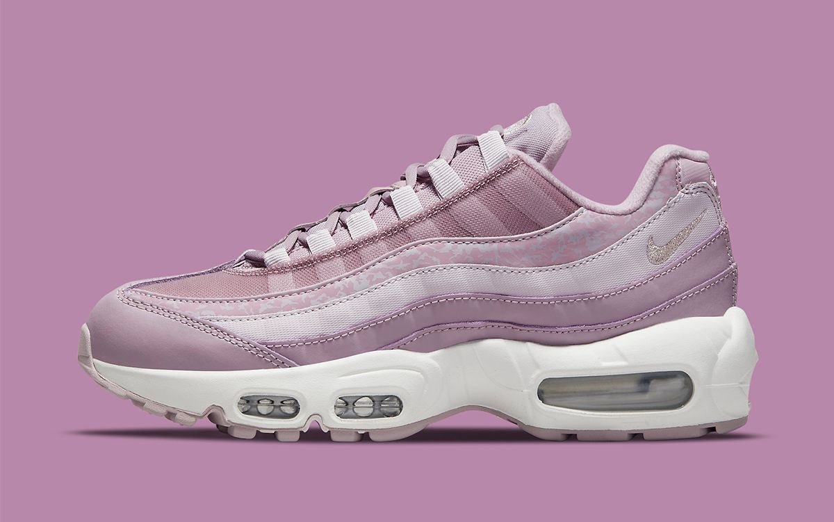 Pink Air Max 95 Appears with Reflective Camo Paneling | House of Heat°