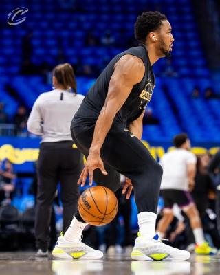 Donovan Mitchell wearing "Silver Spida" adidas D.O.N. Issue #8. Photo via @cavs on Instagram.